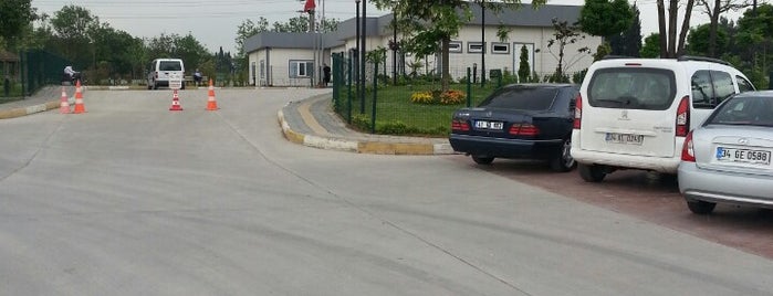 UDHB 1. Bölge Müdürlüğü Ek Hizmet Binası is one of Lieux qui ont plu à TC Kutay.