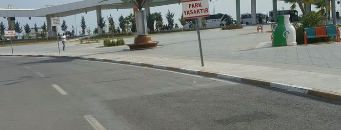 Mersin Şehirler Arası Otobüs Terminali is one of Tempat yang Disukai Volkan.