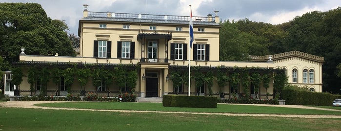 Koninklijk Tehuis voor Oud-Militairen en Museum Bronbeek is one of Museums that accept museum card.