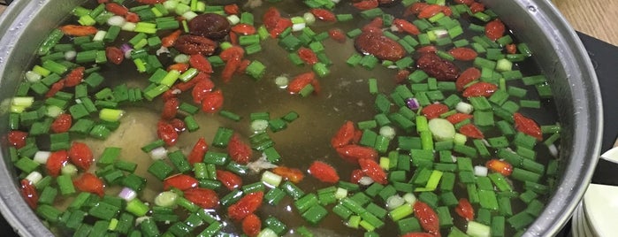 养生火锅 Young Sheng Hot Pot is one of Ee Leen’s Liked Places.