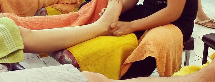 Pailin Foot Massage is one of Lugares favoritos de Ee Leen.