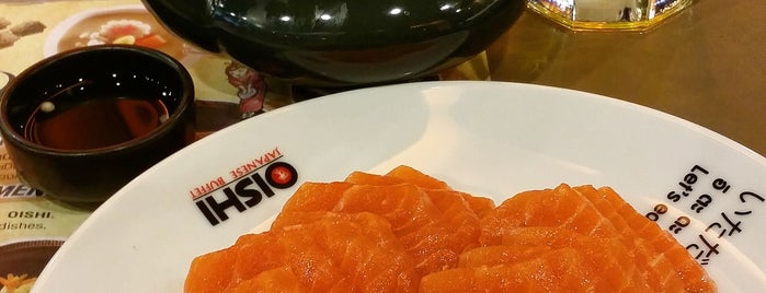 OISHI Japanese Buffet is one of Lugares favoritos de Ee Leen.