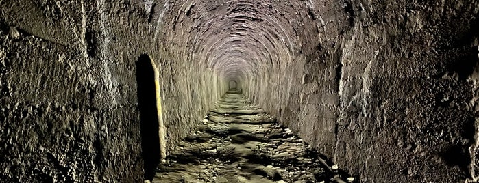 Tunel el tinoco is one of Cajon Del Maipo.