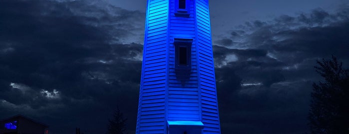 Sylvan Lake Lighthouse is one of สถานที่ที่ Eric ถูกใจ.