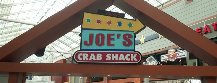 Joe's Crab Shack is one of Tempat yang Disukai Maria.