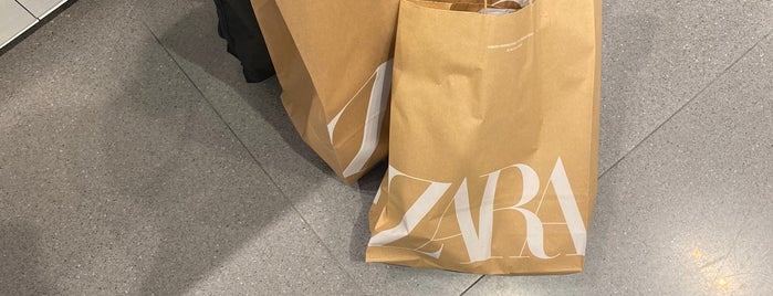 Zara Seef Mall is one of M : понравившиеся места.