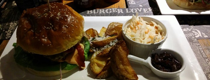 Tuning Bar & Burger is one of 2014 legjobb hamburgerei.
