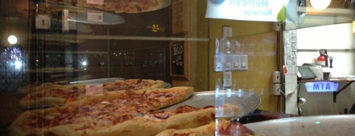 Pizzaiolo is one of Tempat yang Disukai Mik.