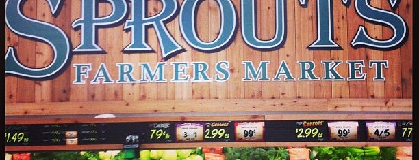 Sprouts Farmers Market is one of Tempat yang Disukai Tom.