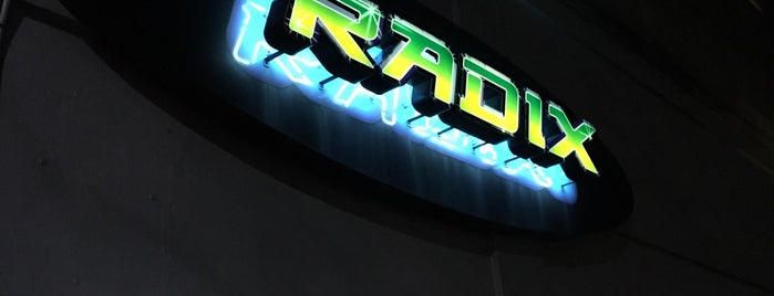 Club RADIX is one of 萱島.