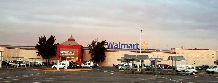 Walmart is one of Locais curtidos por Diego.