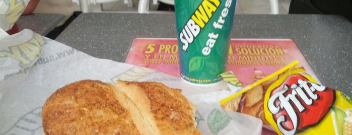 Subway is one of Sergioさんのお気に入りスポット.