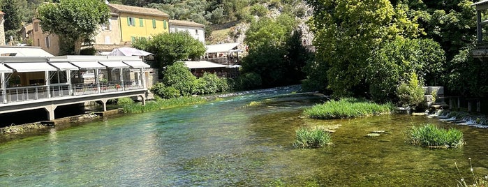 Fontaine-de-Vaucluse is one of Alexiさんのお気に入りスポット.