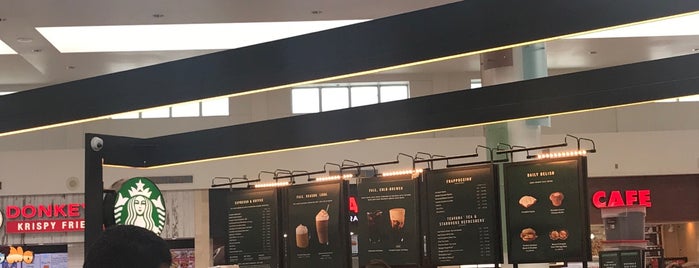 Starbucks is one of สถานที่ที่ Rebecca ถูกใจ.