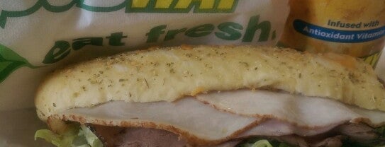SUBWAY is one of Carさんの保存済みスポット.
