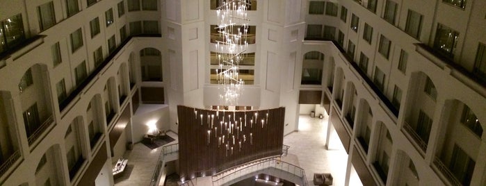 Grand Hyatt Washington is one of Tempat yang Disimpan Queen.