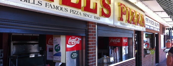 Bills Pizza is one of Kyle 님이 좋아한 장소.