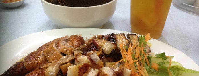 Keong Kee Charcoal Roast & Herb Soup (强记烧腊) is one of Food.