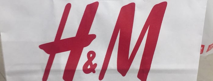 H&M is one of Lieux qui ont plu à Antonio.