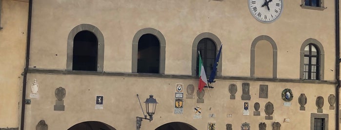 Palazzo del Podestà is one of Italia.