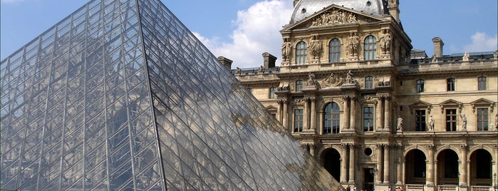 Museum Louvre is one of Tempat yang Disukai Kate.