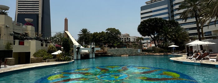 Pharaohs Club - Swimming Pool is one of Yüzmelik/Dubai.