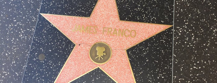 Hollywood Walk of Fame is one of Orte, die Oscar gefallen.