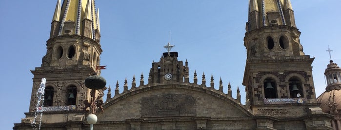Catedral Basílica de la Asunción de María Santísima is one of Tempat yang Disukai Oscar.