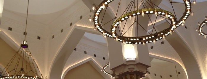 Imam Abdul Wahhab Mosque - Qatar State Grand Mosque is one of Volta ao Mundo oneworld: Doha.