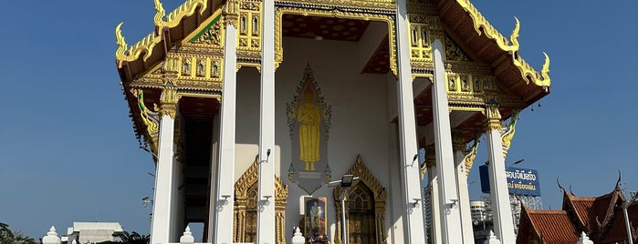 Wat Sunthon Thammathan is one of สถานที่ศาสนา.