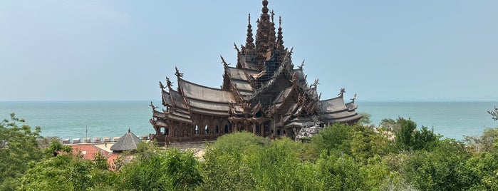 The Sanctuary of Truth is one of Pattaya.