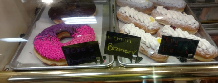 Donna's Donuts is one of To try.