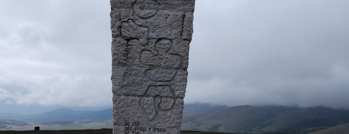 Spomenik obelisk streljanim partizanskim ranjenicima is one of Zlatibor.