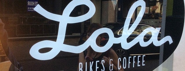 Lola Bikes and Coffee is one of Den Haag.
