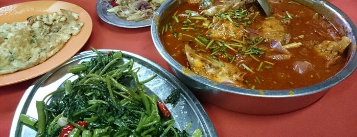 曼谷東炎魚頭 is one of Petaling Jaya.