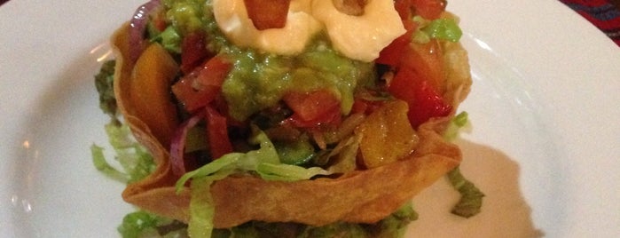 Holy Guacamole Mexican Bar & Grill is one of Posti che sono piaciuti a Irina.