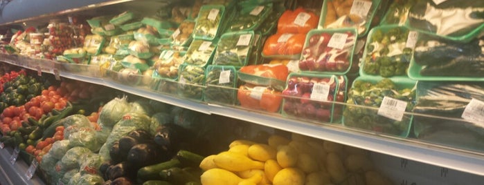 President Supermarket is one of Lugares favoritos de Norma.