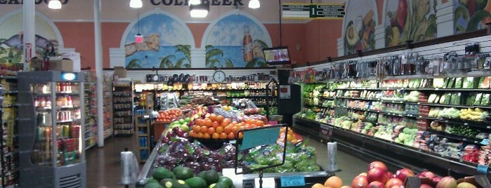 Price Choice Foodmarket is one of Locais curtidos por George.