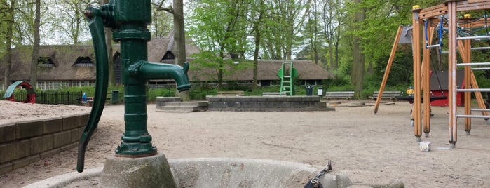 Speeltuin Wilhelminapark is one of Tempat yang Disukai Jesse.