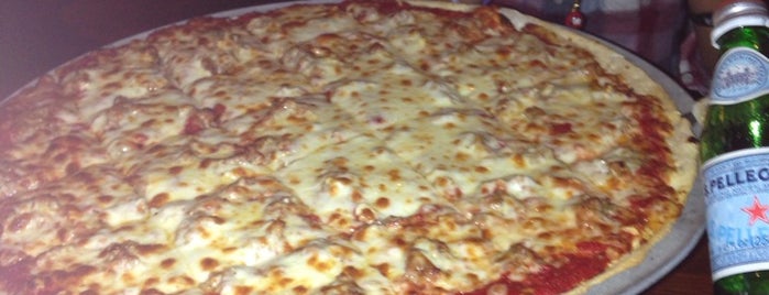 Moretti's Ristorante & Pizzeria is one of Pizza.