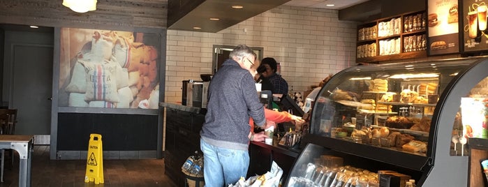 Starbucks is one of Dan : понравившиеся места.