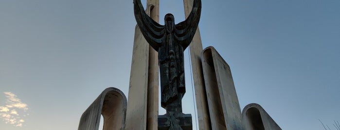 Saint Nino Monument | წმინდა ნინოს მონუმენტი is one of День 1.
