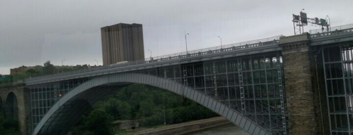 Alexander Hamilton Bridge is one of Orte, die Kevin gefallen.