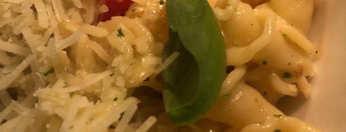 Vapiano is one of Orte, die V͜͡l͜͡a͜͡d͜͡y͜͡S͜͡l͜͡a͜͡v͜͡a͜͡ gefallen.