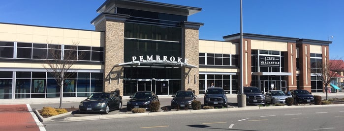 Pembroke Mall is one of Lugares favoritos de Reiko.