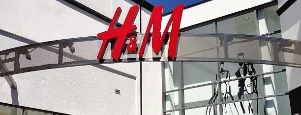 H&M is one of tricia: сохраненные места.