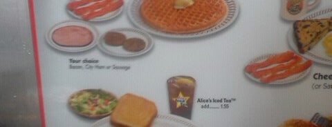 Waffle House is one of Lugares guardados de Ryan.