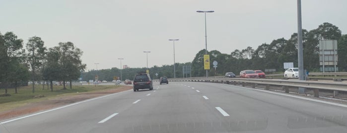 Roundbout Sepang is one of Highway & Common Road.