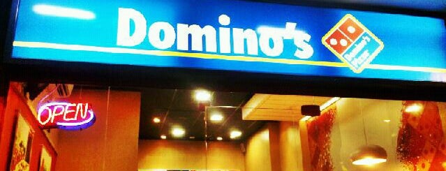 Domino's Pizza is one of สถานที่ที่ Karol ถูกใจ.