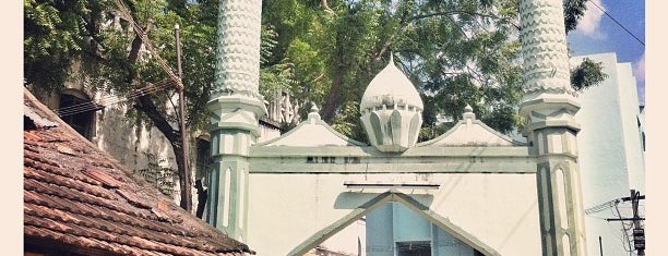 Nellai Grand Masjid is one of Masjids in Tirunelveli.